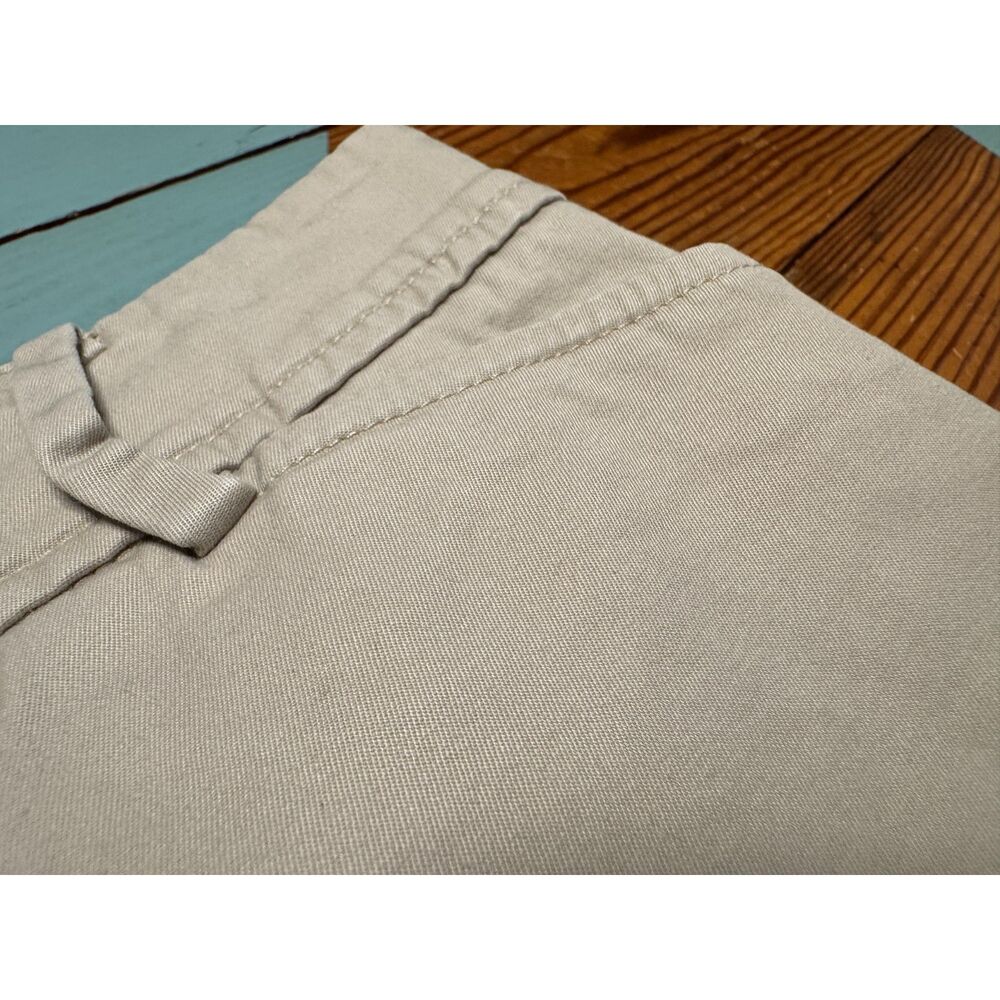 Talbots Perfect Short Women’s Size 6 Beige Khaki Bermuda Walking Shorts - Picture 6 of 6